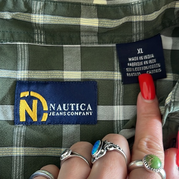 Nautica Green and White Plaid Men's Casual Long Sleeve Button Down Shirt - Picture 6 of 7